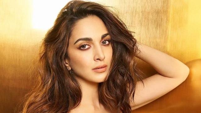 नए साल के लिए चमकदार बाल: बालों की देखभाल और स्टाइलिंग से जुड़े टिप्स