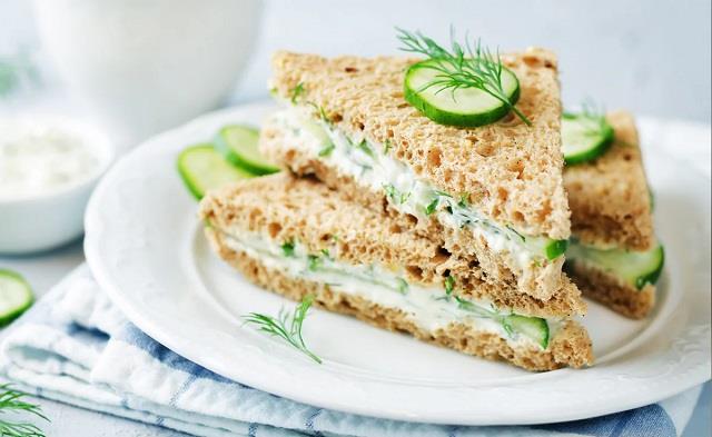 बच्चों के लिए झटपट बनाएं ये दही सैंडविच, नोट कर लें ये आसान रेसिपी