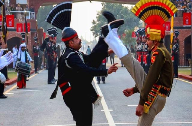 अटारी-वाघा बॉर्डर पर फिर शुरू हो रही है बीटिंग रिट्रीट सेरेमनी, पर इस बार न मिलेंगे हाथ न खुलेंगे दरवाजे