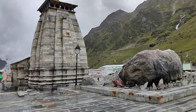 भीम शिला ने कैसे बचाया केदारनाथ मंदिर को बाढ़ से, जानें इसका अद्भुत रहस्य