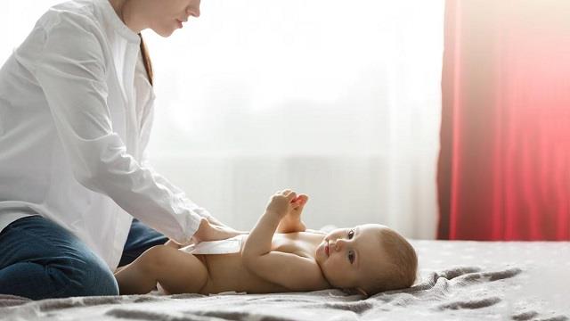 बेबी बॉय के प्राइवेट पार्ट को जबरन खोलना खतरनाक, डॉक्टर ने दी चेतावनी