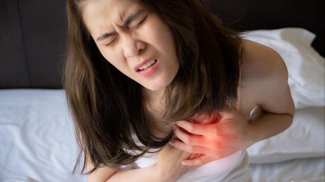 हार्ट अटैक से पहले मिलते हैं ये अलर्ट सिग्नल, इन चीजों से बचाई जा सकती है जान