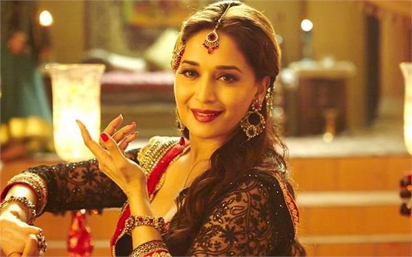 Happy Birthday Madhuri: टॉप एक्ट्रेस होते हुए भी चुनी सादगी, अब भी है इंडस्ट्री में उनका जादू कायम