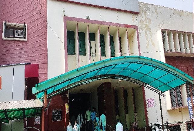 अस्पताल में इंसानियत शर्मसार: बैगा परिवार की लाश लौटाने के बदले मांगे पैसे