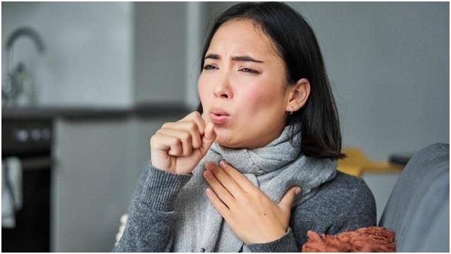 3 दिन में जिद्दी खांसी और बलगम जड़ से गायब, किचन में मिलता है ये छोटा सा टोटका