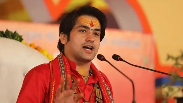 ‘कंधे से बढ़कर छाती नहीं, धर्म से बढ़कर जाति नहीं...’ मुजफ्फरपुर में पंडित धीरेंद्र शास्त्री का शक्तिशाली संदेश