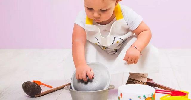 स्टील के नहीं, इन खास बर्तनों में बच्चों को खिलाएं खाना, आयुर्वेदिक डॉक्टर ने बताए फायदे