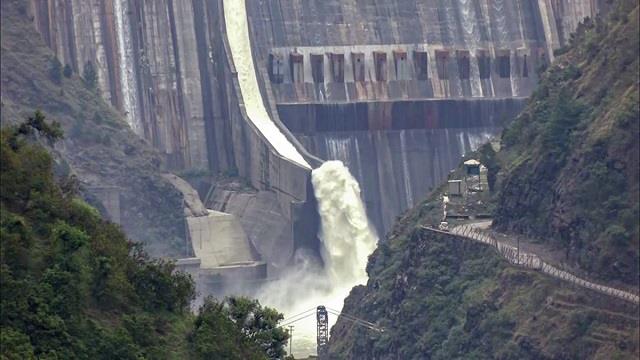 भारत ने चेनाब नदी में अचानक छोड़ा पानी, पाकिस्तान के कई इलाकों में बाढ़ का अलर्ट जारी