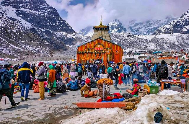 भक्तों के लिए फिर से शुरू हुई चार धाम यात्रा, तबाही के बाद लगा दी थी रोक