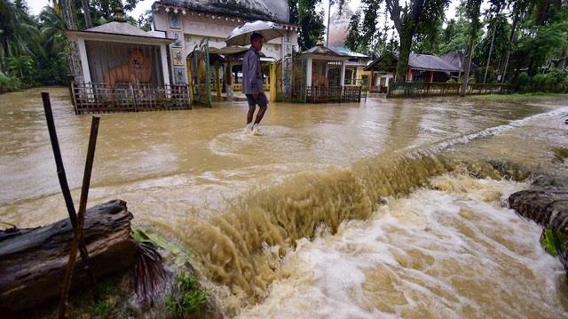 असम में बाढ़ से तबाही, अब तक 23 लोगों की मौत, हजारों परिवारों की राख हुई खुशियां