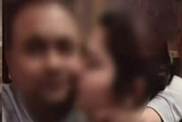 पत्नी को चिढ़ाने के लिए प्रेमिका के साथ करता था गंदा काम , अब लीक हो गए पूरे 130 वीडियो