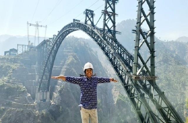 17 साल की मेहनत: जानिए कौन हैं प्रो. माधवी लता, जिन्होंने बनाया दुनिया का सबसे ऊंचा चिनाब रेलवे ब्रिज