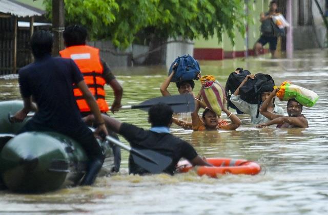 बह गई सड़कें, तहस-नहस हो गए घर... नॉर्थ-ईस्ट में बारिश बनी आफत, 4 दिन में हो गया सब तबाह