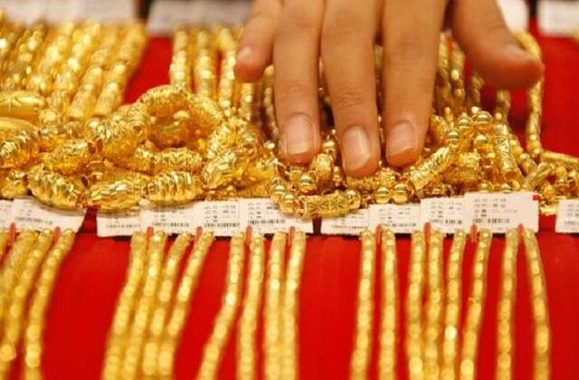 देश में हुई बहुत बड़ी Bank Robbery: 52 करोड़ का सोना लेकर फरार हुए चोर, बदले में रख गए काली गुड़िया