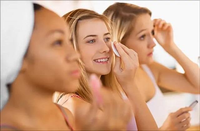 बिजी वर्किंग वुमन सिर्फ 5 मिनट करें ये काम, बिना मेकअप के भी चमकेगा चेहरा