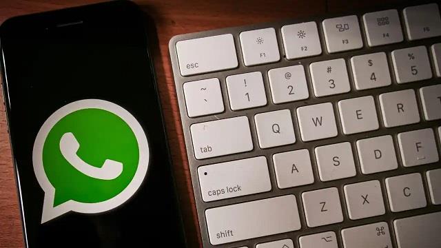 अमेरिका में बैन हो रहा WhatsApp? व्हाइट हाउस  ने लिया बड़ा फैसला!
