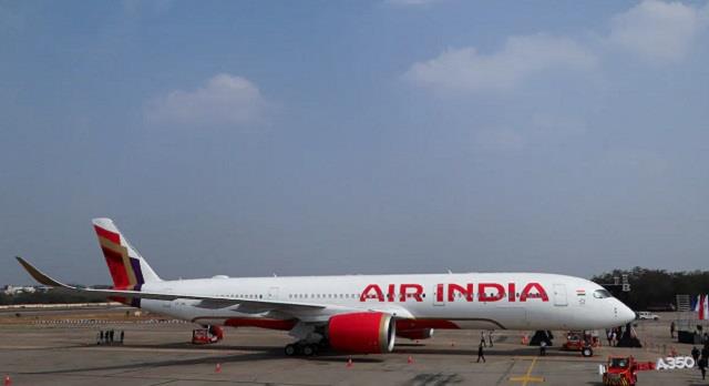 मुंबई से चेन्नई जा रही एयर इंडिया की फ्लाइट में जलने की गंध, इमरजेंसी में वापस उतारना पड़ा विमान