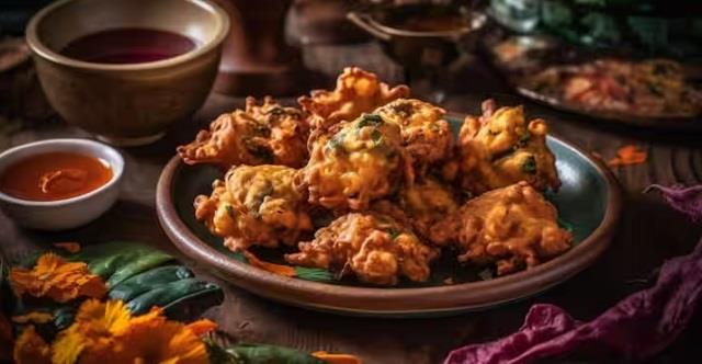 बारिश के मौसम में घर पर बनाएं टेस्टी मिक्स पकोड़े, देखें आसान तरीका