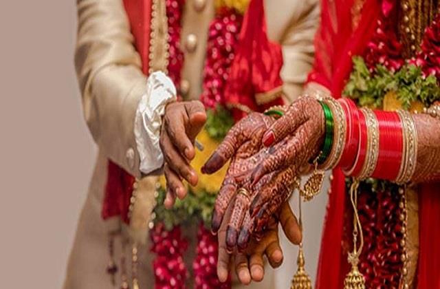 कुछ महीने भी नहीं निभा पा रहे सात जन्मों का बंधन, इन वजहों से टूटती हैं भारत में शादियां