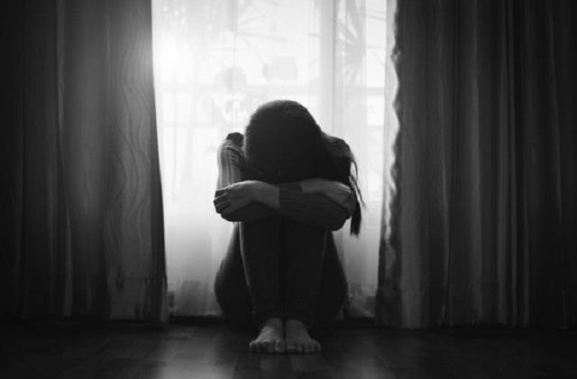 महिला ने खुद के साथ ही किया गंदा काम, सुख लेने के लिए प्राइवेट पार्ट में डाल दी बोतल