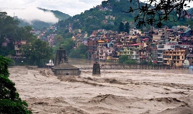 आने वाले कुछ घंटे बेहद भारी: 51 लोगों की मौत, 22 से ज्यादा लोग लापता, इन राज्यों में ऑरेंज अलर्ट जारी