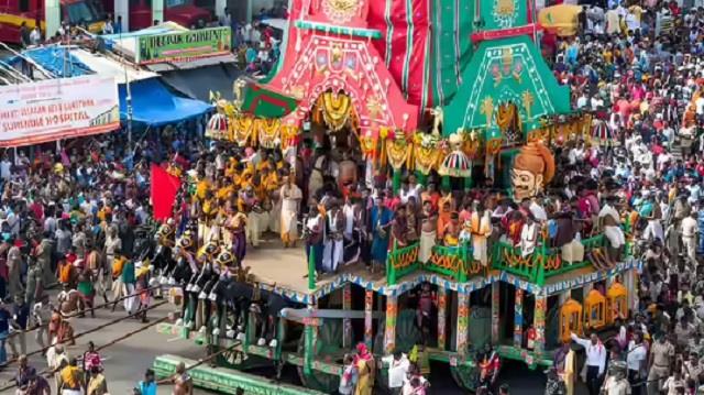 भारत में ऐसा मंदिर जहां भगवान आज भी हैं जिंदा,मूर्ति से निकलता है खून!