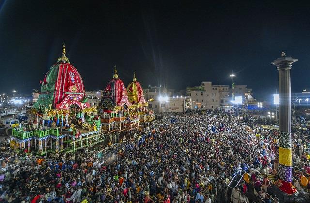 आज भगवान जगन्नाथ को पिलाया गया मीठा पानी फिर तोड़ा गया उनका बर्तन, पढ़िए इस अनोखी परंपरा के बारे में