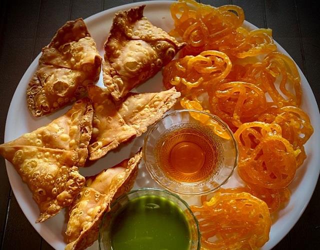 अब बिना Warning के नहीं मिलेगा समोसा- जलेबी, सिगरेट की तरह इनमें भी लिखी होगी लाइनें