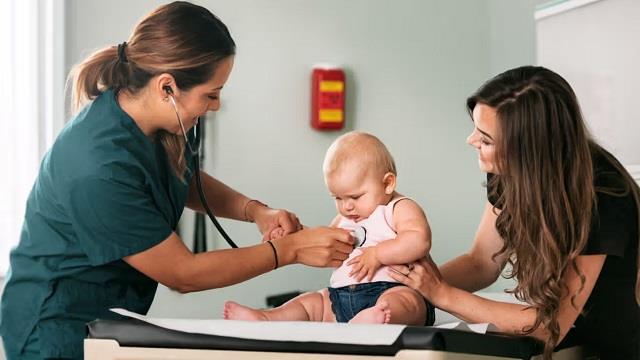 डॉक्टर ने दी पेरेंट्स को Warning! आपकी एक गलती से बच्चे को हो सकता है Cancer