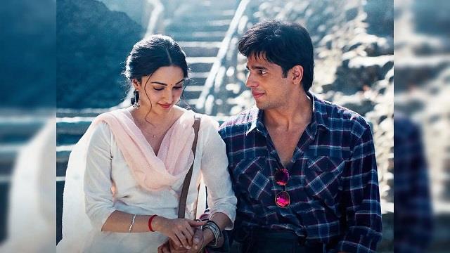 बिना कंट्रोवर्सी के बॉलीवुड की क्वीन बनीं कियारा, रील लाइफ के ‘शेरशाह’ से रियल लाइफ के ‘कबीर सिंह’ तक का सफर