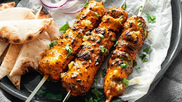 घर की हर पार्टी में बनाएं ये टेस्टी Mushroom Tikka, इस खास रेसिपी के साथ