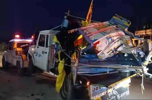 खाटू श्याम के दर्शन कर लौट रहे श्रद्धालुओं के साथ हुआ दर्दनाक हादसा,  11 लोगों की मौत