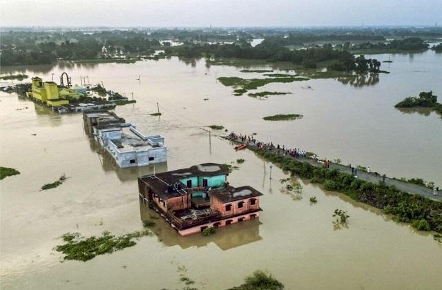 लोगों ने छोड़े घर, गर्भवती महिलाओं की बचाई जान... पंजाब में बाढ़ जैसे हालात, कई गांवों पर मंडराया संकट