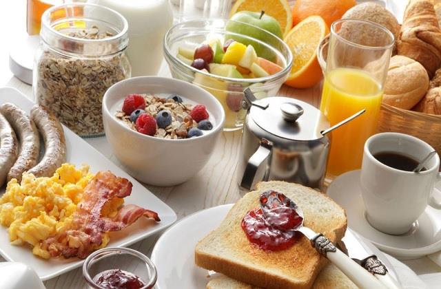 जल्दी ऑफिस जाने की वजह से स्किप कर देते ब्रेकफास्ट, तो जान लें इसके नुकसान