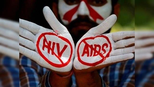 HIV/AIDS सिर्फ यौन संबंधों से नहीं, इन छोटी-छोटी गलतियों से भी फैलता है वायरस