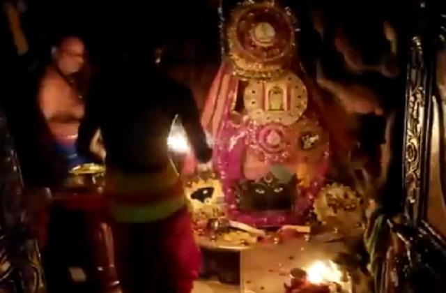 सबसे पहले बाबा महाकाल को बंधी राखी, फिर लगा सवा लाख लड्डुओं का महाभोग