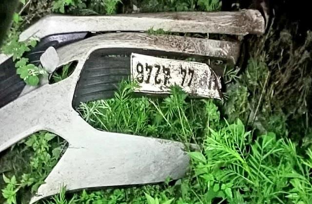 कार के खाई में गिरने से एक ही परिवार के 5 लोगों की मौत, लिफ्ट लेकर बैठा शख्स भी मारा गया