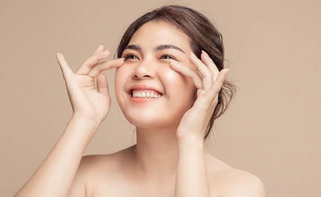 बिना महंगी क्रीम लगाए पाएं साफ और निखरी त्वचा, करें ये आसान फेस योग