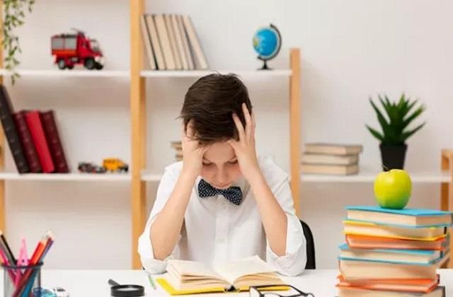 जो भी पढ़ा-लिखा हो सब भूल जाता है बच्चा तो उसे ये आयुर्वेदिक पाउडर खिलाएं