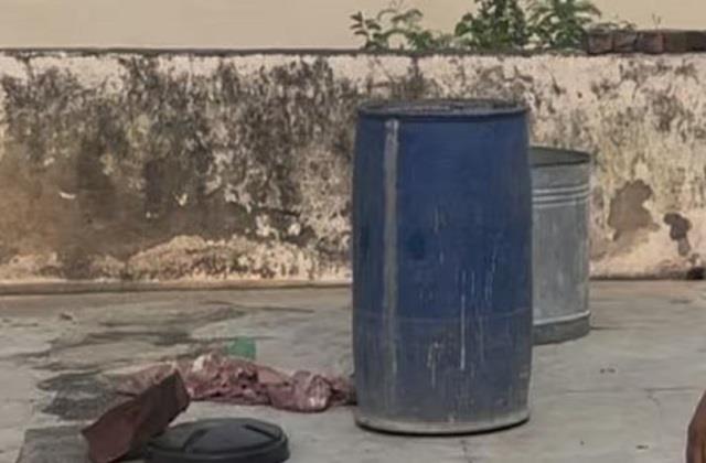 मेरठ कांड की तरह नीले ड्रम में मिला एक और पति, पत्नी 3 बच्चों को लेकर हुई गायब