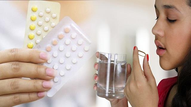 पीरियड्स रोकने की दवा  से हो सकती है मौत? डॉक्टर से जानिए इससे जुड़ा खतरनाक सच