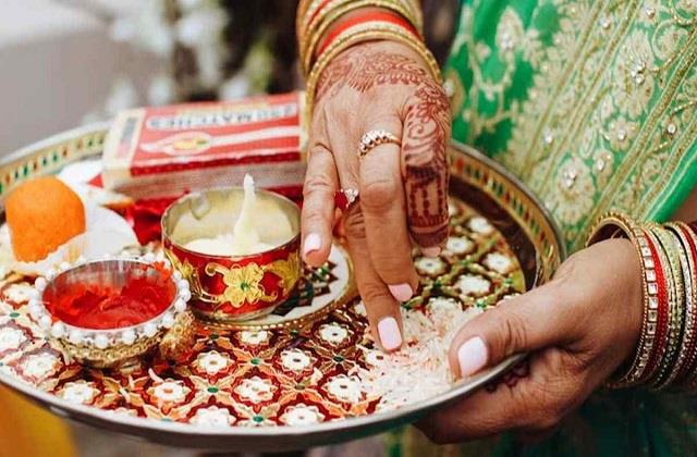 इन चीजों के बिना अधूरी है  रक्षाबंधन की थाली, बहनें अभी से कर लें इसकी तैयारी