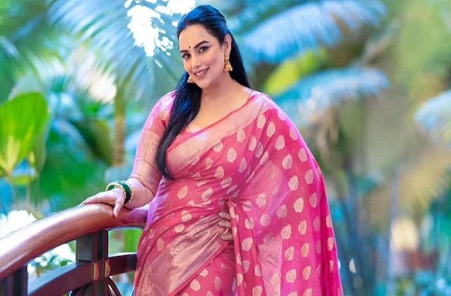 अश्लीलता फैलाने के आरोप में मशहूर एक्ट्रेस पर FIR दर्ज, सलमान खाने से है उनका खास कनेक्शन