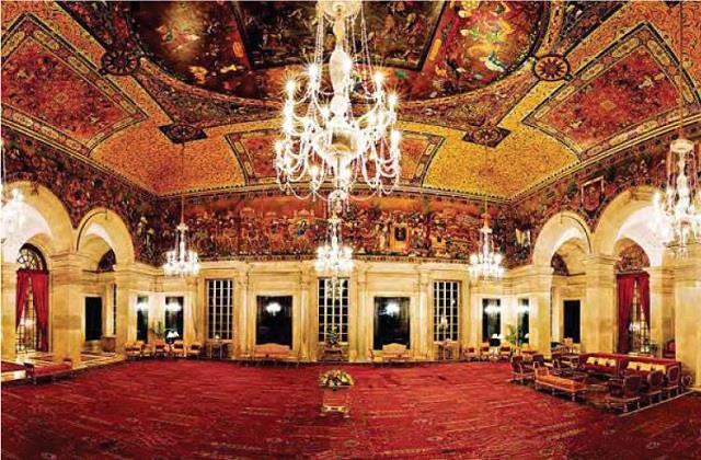 350 कमरे वाले Rashtrapati Bhavan को बनाने में लगे थे 17 साल, तस्वीरों में देखें इसकी खूबसूरती
