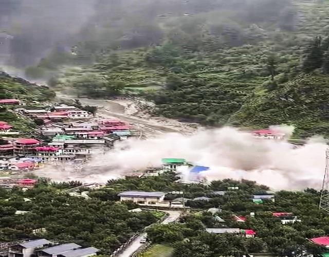 उत्तरकाशी में बादल फटने से पूरा गांव हुआ बर्बाद, 4 लोगों की मौत और 50 से ज्यादा हुए लापता