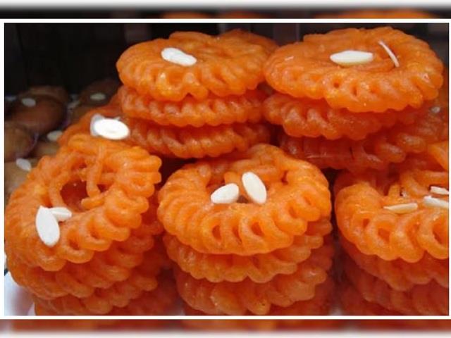 रक्षाबंधन पर सिर्फ काजू कतली क्यों? इस बार घर पर बनाएं देसी इमरती और बढ़ाएं मिठास