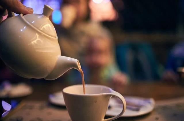 चाय के साथ ये 5 चीजें कभी ना खाएं , पेट-पाचन रहेगा हर समय खराब