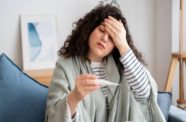Viral Fever की निशानी है गला खराब-बदन दर्द और जिद्दी खांसी, देसी नुस्खों जो देंगे तुरंत आराम