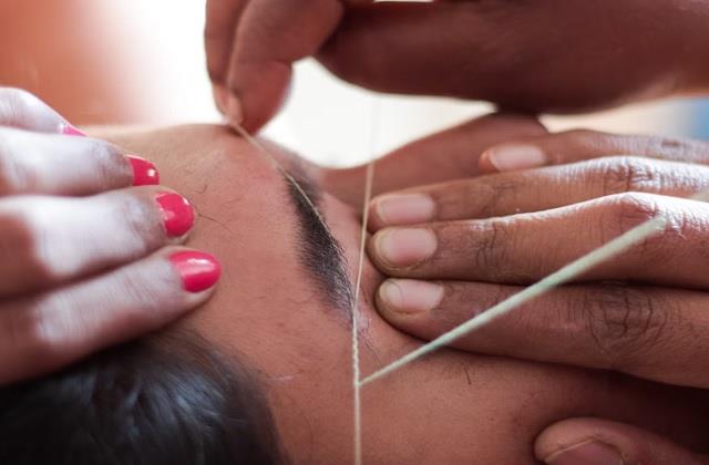 Eye Brow थ्रैडिंग करवाने से हुआ महिला का Liver खराब , डॉक्टर ने बताई बड़ी गलती!