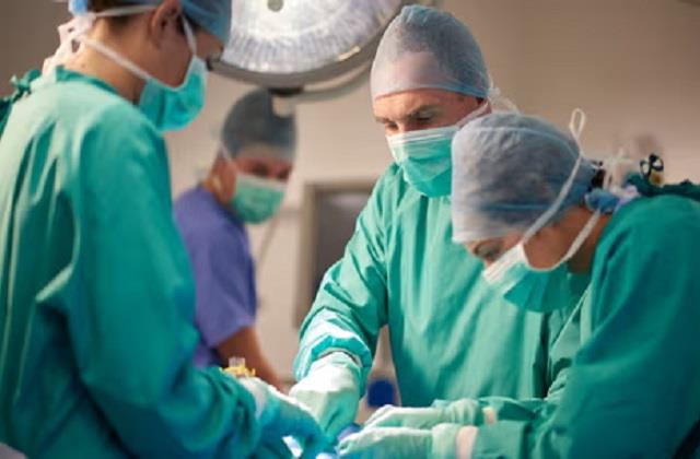 ये कैसी विपदा… पहले हुआ मरा हुआ बच्चा फिर डॉक्टर ने हमेशा के लिए छिन लिया मां बनने का सुख